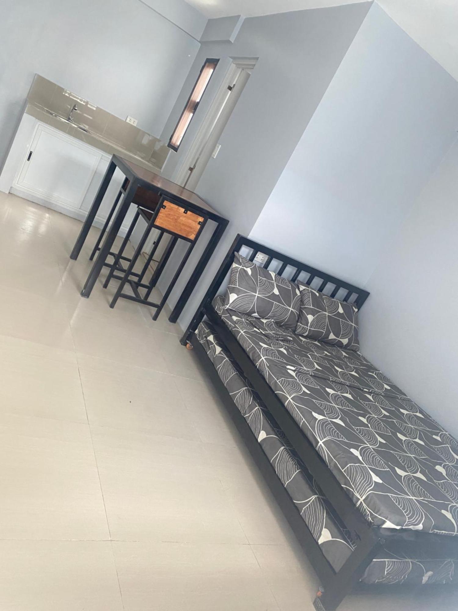Restfull Transient Inn San Narciso Экстерьер фото