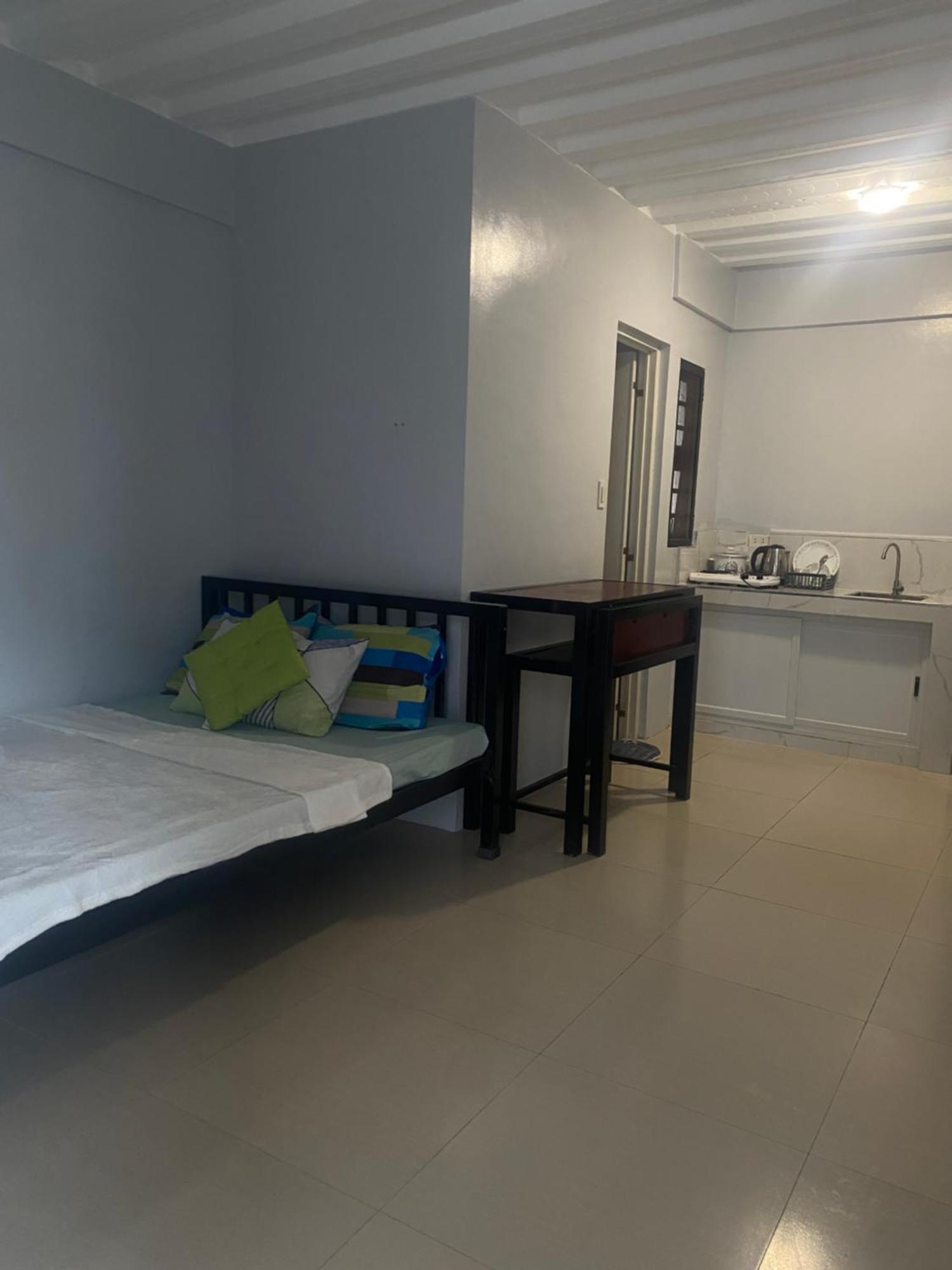 Restfull Transient Inn San Narciso Экстерьер фото