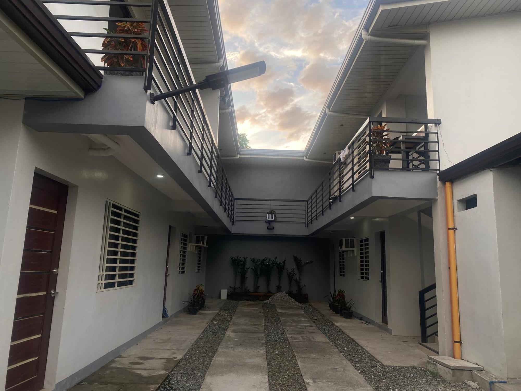 Restfull Transient Inn San Narciso Экстерьер фото